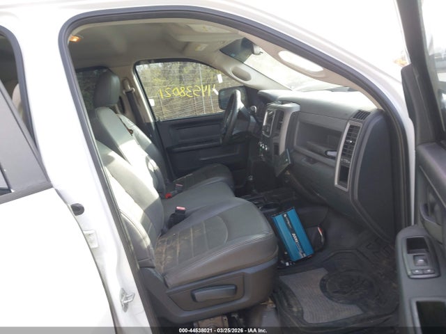 2015 RAM 2500 3C6TR5HT9FG587616 Photo 4