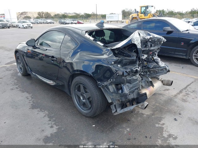 2022 TOYOTA GR86 JF1ZNBC12N8756579 Photo 2