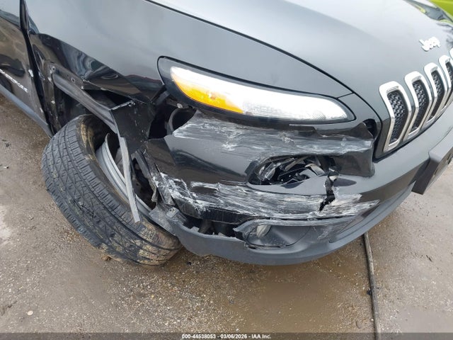 44538053 :رقم المزاد ، 1C4PJMCS7GW114732 vin ، 2016 Jeep Cherokee Latitude مزاد بيع
