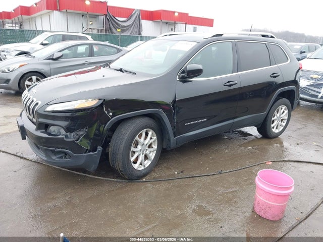 44538053 :رقم المزاد ، 1C4PJMCS7GW114732 vin ، 2016 Jeep Cherokee Latitude مزاد بيع