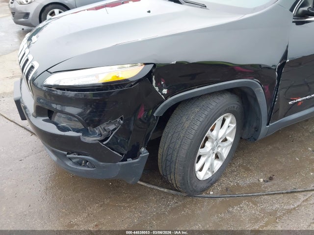 44538053 :رقم المزاد ، 1C4PJMCS7GW114732 vin ، 2016 Jeep Cherokee Latitude مزاد بيع