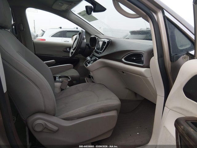 Продаж на аукціоні авто 2018 Chrysler Pacifica Touring Plus, vin: 2C4RC1FG5JR131506, номер лоту: 44538085