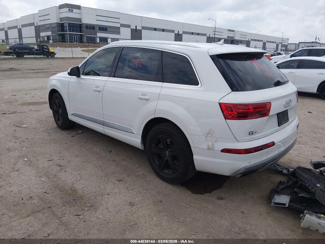 44538144 :رقم المزاد ، WA1AHAF70KD025560 vin ، 2019 Audi Q7 45 Premium/45 Se Premium مزاد بيع