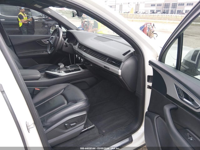 44538144 :رقم المزاد ، WA1AHAF70KD025560 vin ، 2019 Audi Q7 45 Premium/45 Se Premium مزاد بيع