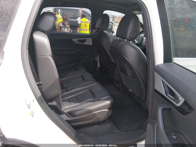 44538144 :رقم المزاد ، WA1AHAF70KD025560 vin ، 2019 Audi Q7 45 Premium/45 Se Premium مزاد بيع
