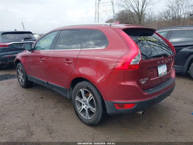2011 VOLVO XC60 YV4902DZ6B2158259 Photo 2
