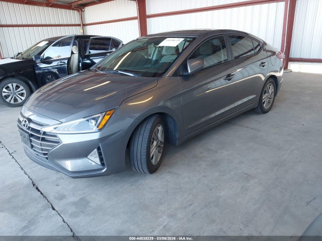 Hyundai Elantra Value Edition 2019 5NPD84LF2KH443726 Image 2