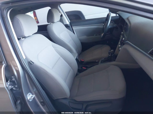 Hyundai Elantra Value Edition 2019 5NPD84LF2KH443726 Image 5