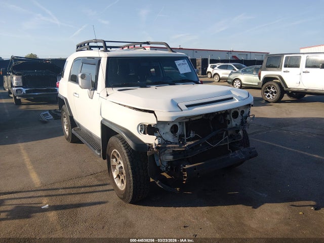 2012 TOYOTA FJ CRUISER JTEZU4BF5CK012220