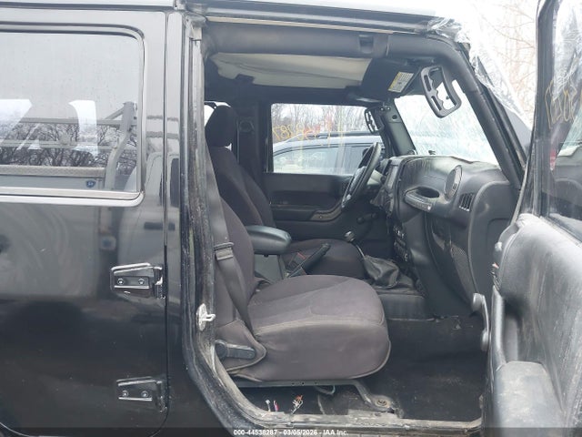 44538287 :رقم المزاد ، 1C4BJWDG1DL530935 vin ، 2013 Jeep Wrangler Unlimited Sport مزاد بيع