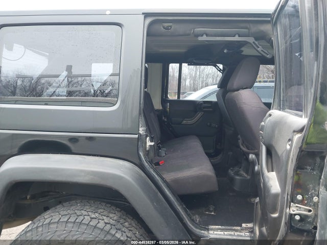 44538287 :رقم المزاد ، 1C4BJWDG1DL530935 vin ، 2013 Jeep Wrangler Unlimited Sport مزاد بيع