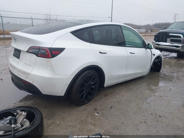 Продаж на аукціоні авто 2022 Tesla Model Y Long Range Dual Motor All-wheel Drive, vin: 7SAYGAEE4NF362756, номер лоту: 44538300