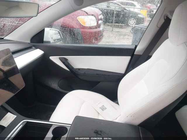Продаж на аукціоні авто 2022 Tesla Model Y Long Range Dual Motor All-wheel Drive, vin: 7SAYGAEE4NF362756, номер лоту: 44538300