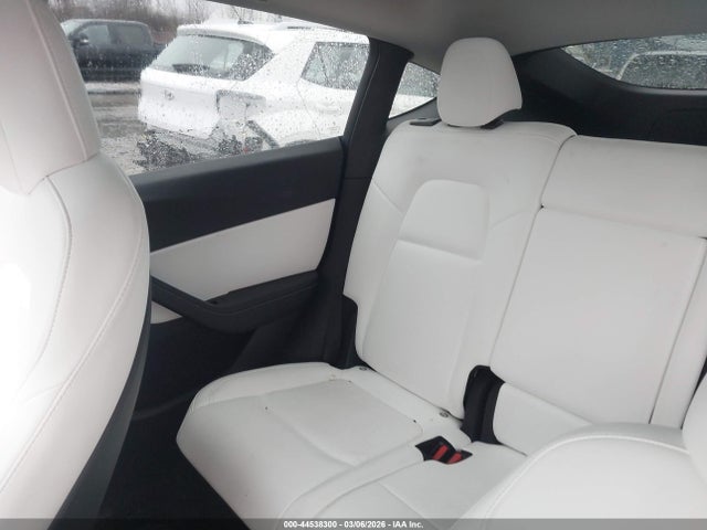 Продаж на аукціоні авто 2022 Tesla Model Y Long Range Dual Motor All-wheel Drive, vin: 7SAYGAEE4NF362756, номер лоту: 44538300