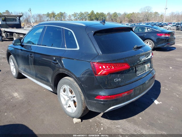 2019 AUDI Q5 WA1ANAFY7K2066460 Photo 2