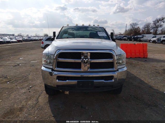 44538329 :رقم المزاد ، 3C6UR5CJ3JG257182 vin ، 2018 Ram 2500 Tradesman  4x4 6'4 Box مزاد بيع
