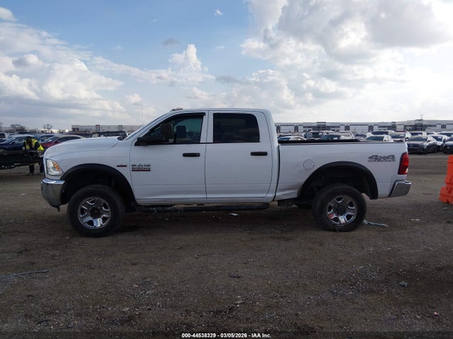 44538329 :رقم المزاد ، 3C6UR5CJ3JG257182 vin ، 2018 Ram 2500 Tradesman  4x4 6'4 Box مزاد بيع