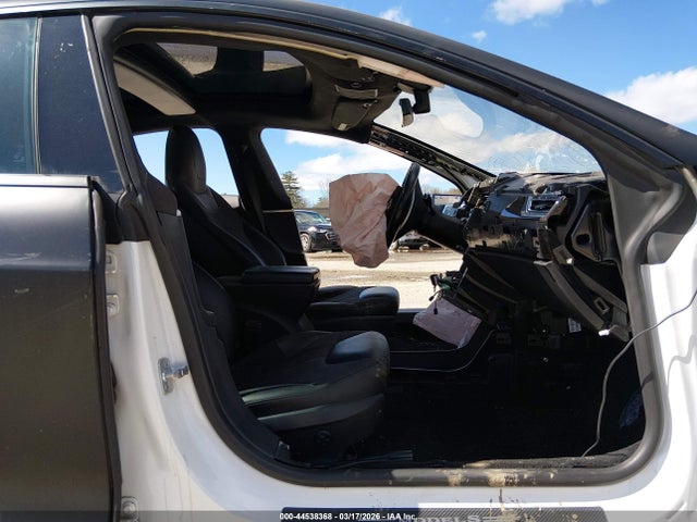 44538368 :رقم المزاد ، 5YJSA1CN3DFP05580 vin ، 2013 Tesla Model S مزاد بيع