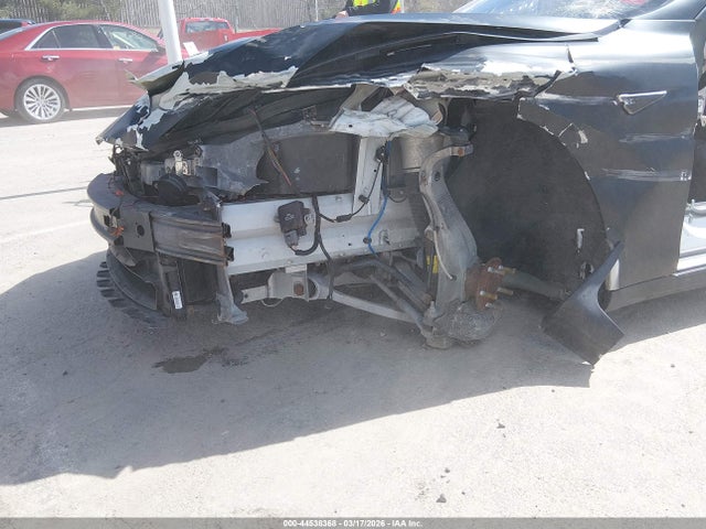 44538368 :رقم المزاد ، 5YJSA1CN3DFP05580 vin ، 2013 Tesla Model S مزاد بيع
