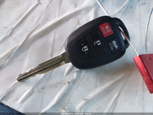 2T1BURHE4FC466076 Toyota COROLLA LE