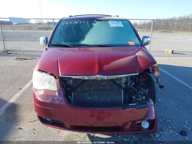 2010 Chrysler Town & Country Touring Plus მანქანა იყიდება აუქციონზე, vin: 2A4RR8DX1AR394936, აუქციონის ნომერი: 44538379