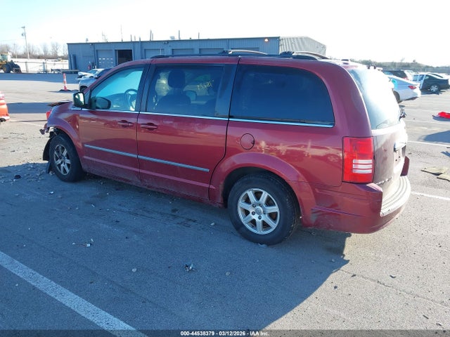 2010 CHRYSLER TOWN & COUNTRY 2A4RR8DX1AR394936 Photo 2