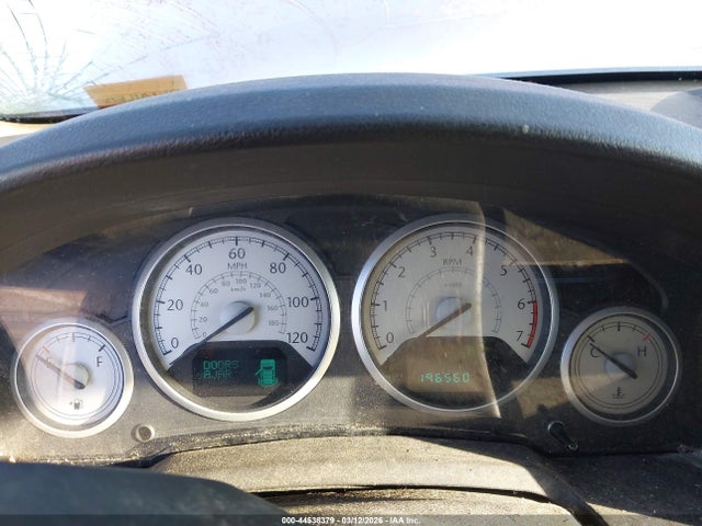 2010 CHRYSLER TOWN & COUNTRY 2A4RR8DX1AR394936 Photo 6