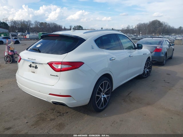 2017 MASERATI LEVANTE ZN661YUA6HX225811 Photo 3