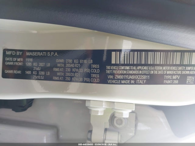 2017 MASERATI LEVANTE ZN661YUA6HX225811 Photo 8