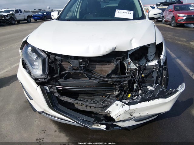 Продаж на аукціоні авто 2018 Nissan Rogue Sv, vin: 5N1AT2MV0JC847867, номер лоту: 44538514