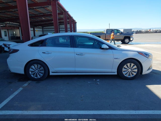 Hyundai Sonata Hybrid Se 2016 KMHE24L14GA037564 Image 15