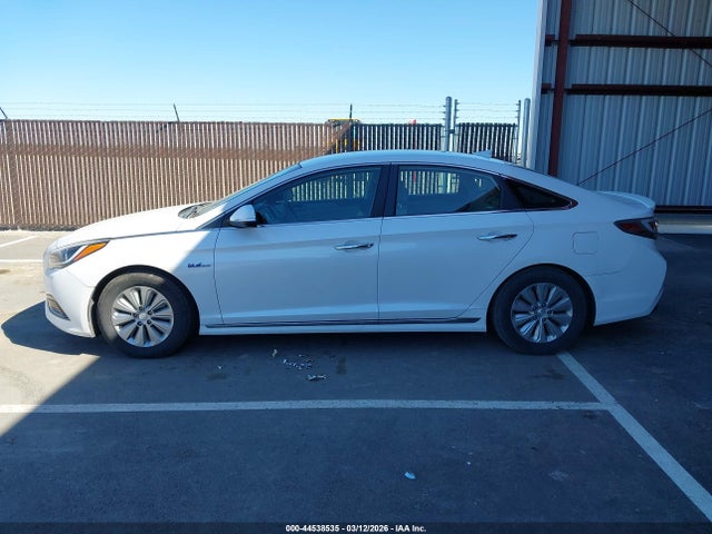 Hyundai Sonata Hybrid Se 2016 KMHE24L14GA037564 Image 16