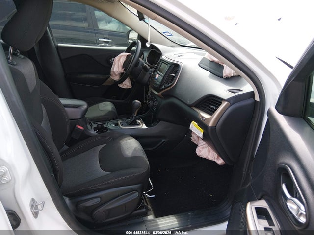 Продаж на аукціоні авто 2018 Jeep Cherokee Latitude Fwd, vin: 1C4PJLCB3JD538633, номер лоту: 44538544