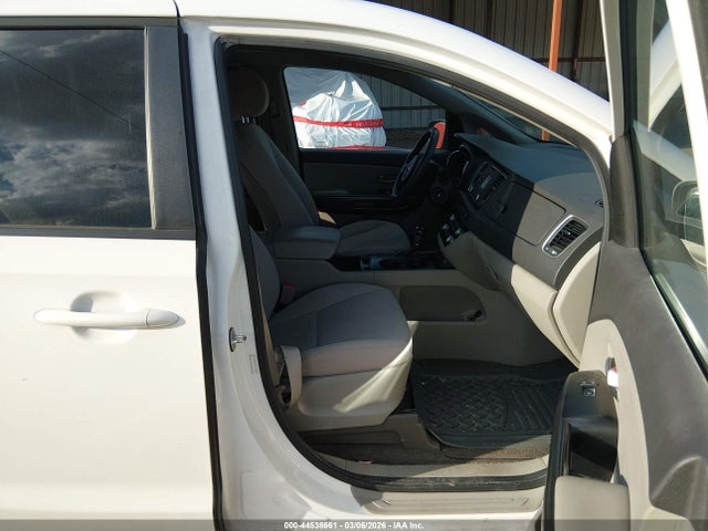 KIA SEDONA LX 2016 KNDMB5C14G6087275 Image 5