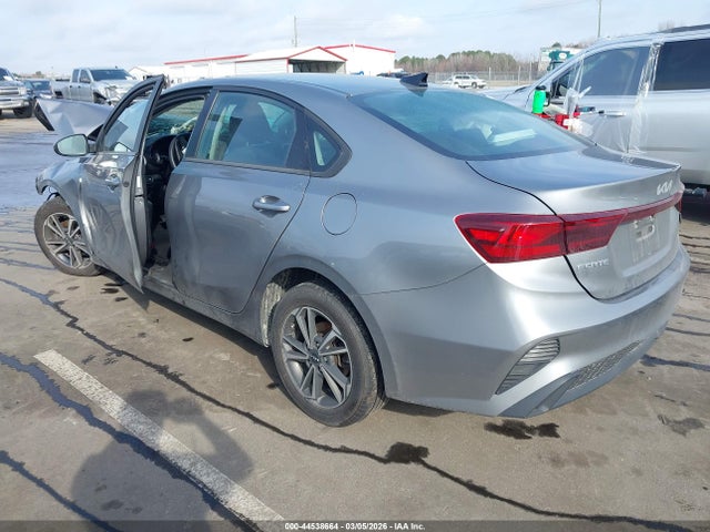 44538664 :رقم المزاد ، 3KPF24AD0NE424502 vin ، 2022 Kia Forte Lxs مزاد بيع