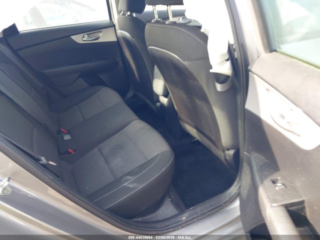 44538664 :رقم المزاد ، 3KPF24AD0NE424502 vin ، 2022 Kia Forte Lxs مزاد بيع