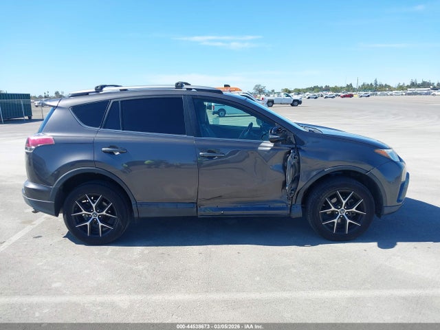 Toyota RAV4 SE 2018 2T3NFREV1JW438584 Image 13