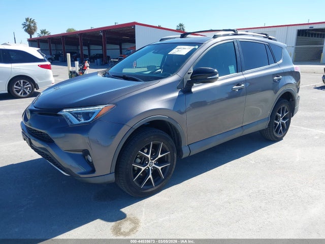 Toyota RAV4 SE 2018 2T3NFREV1JW438584 Image 2
