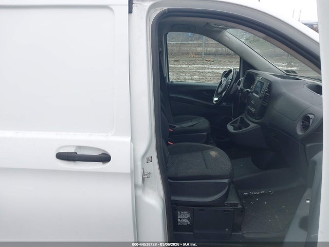 44538728 :رقم المزاد ، W1YV0BEY9M3913999 vin ، 2021 Mercedes-benz Metris مزاد بيع