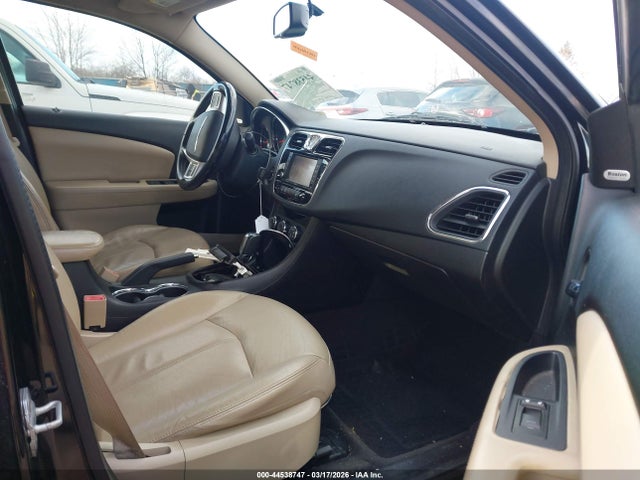 44538747 :رقم المزاد ، 1C3BC2FG3BN580158 vin ، 2011 Chrysler 200 Limited مزاد بيع