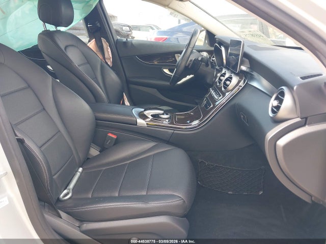 2015 Mercedes-benz C 300 4matic/luxury 4matic/sport 4matic მანქანა იყიდება აუქციონზე, vin: 55SWF4KB7FU000603, აუქციონის ნომერი: 44538775