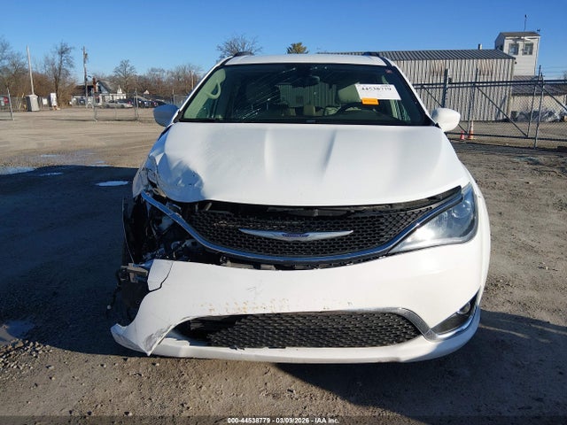 Продаж на аукціоні авто 2017 Chrysler Pacifica Touring-l, vin: 2C4RC1BG5HR794686, номер лоту: 44538779