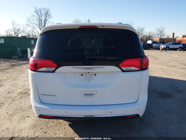 Продаж на аукціоні авто 2017 Chrysler Pacifica Touring-l, vin: 2C4RC1BG5HR794686, номер лоту: 44538779