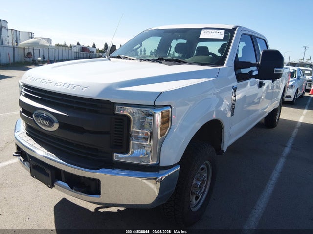 Ford F-350 Xl 2018 1FT8W3B63JEC83857 Image 2