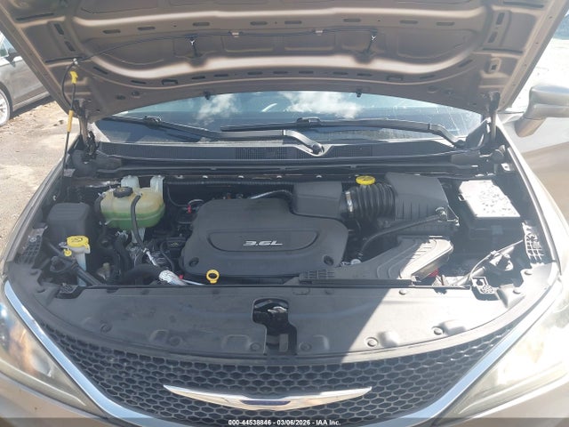 Aukcja sprzedaży 2017 Chrysler Pacifica Touring-l, vin: 2C4RC1BG1HR610229, numer aukcji: 44538846
