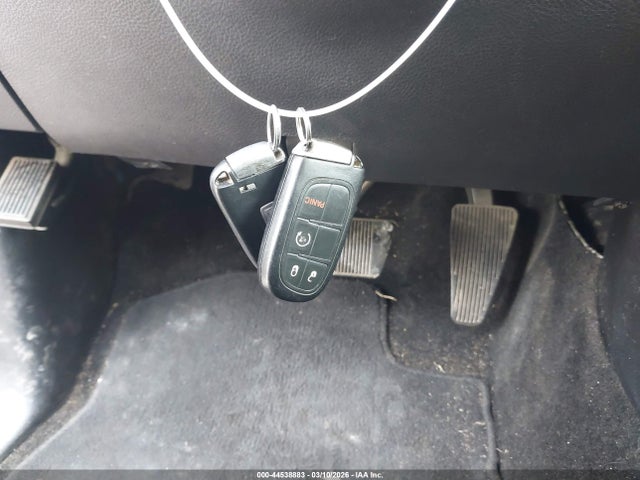 44538883 :رقم المزاد ، 1C6RR7NT5ES219502 vin ، 2014 Ram 1500 Laramie مزاد بيع