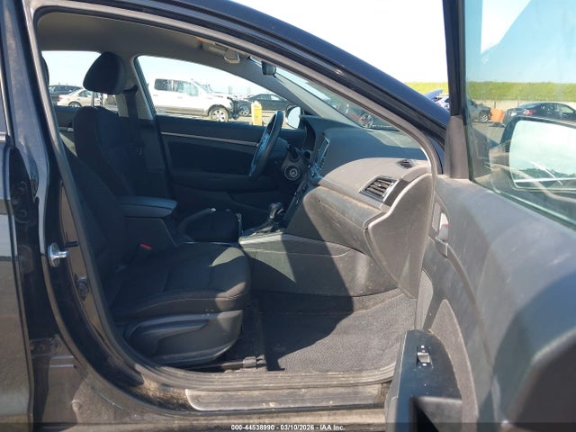 5NPD84LF6JH383531 Hyundai ELANTRA SEL