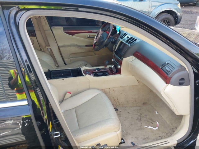 2011 LEXUS LS 460 JTHBL5EF4B5106448 Photo 4