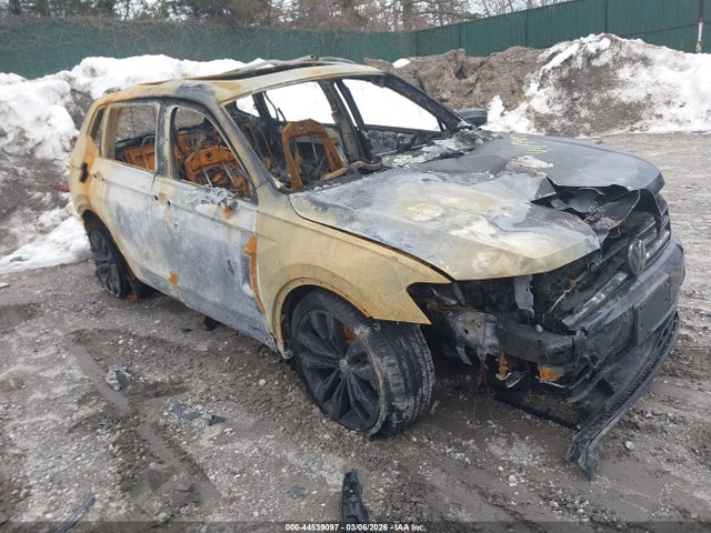 44539097 :رقم المزاد ، 3VV2B7AX1MM152350 vin ، 2021 Volkswagen Tiguan 2.0t Se/2.0t Se R-line Black/2.0t Sel مزاد بيع