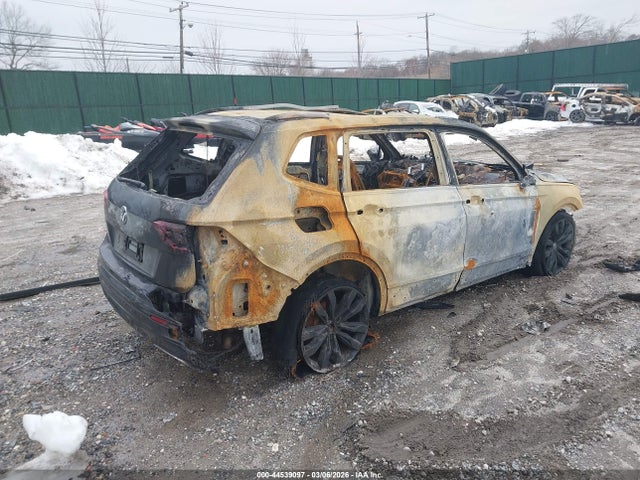 Продаж на аукціоні авто 2021 Volkswagen Tiguan 2.0t Se/2.0t Se R-line Black/2.0t Sel, vin: 3VV2B7AX1MM152350, номер лоту: 44539097